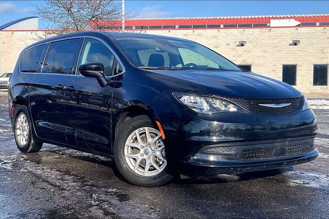 2024 Chrysler Voyager LX