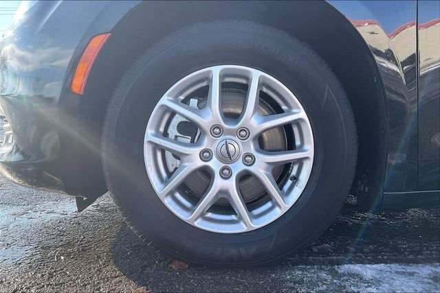 2024 Chrysler Voyager LX