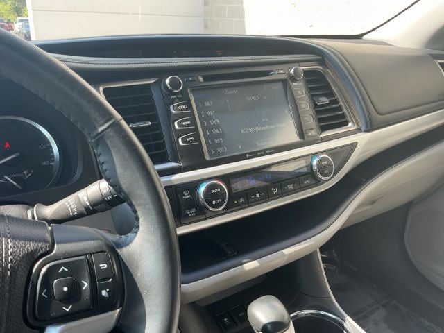 2016 Toyota Highlander XLE V6
