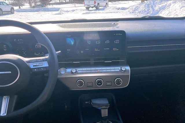 2025 Hyundai Kona SE