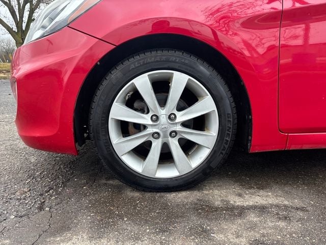 2012 Hyundai Accent SE