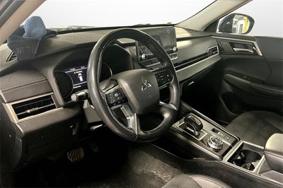 2022 Mitsubishi Outlander SE